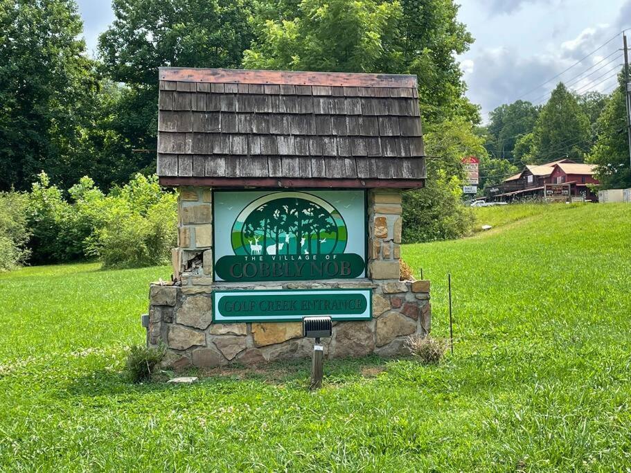 Beautiful Chalet With Fireplace And Large Game Room Gatlinburg Exteriör bild