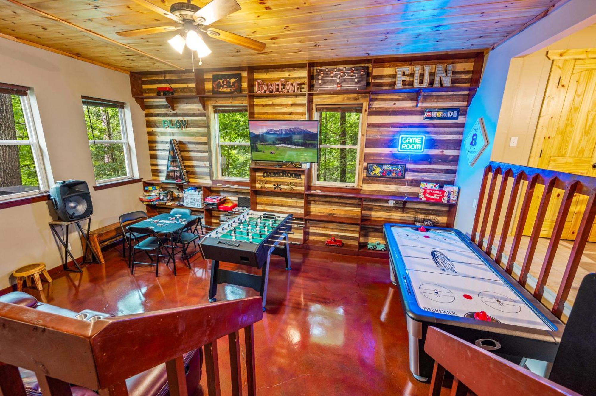 Beautiful Chalet With Fireplace And Large Game Room Gatlinburg Exteriör bild
