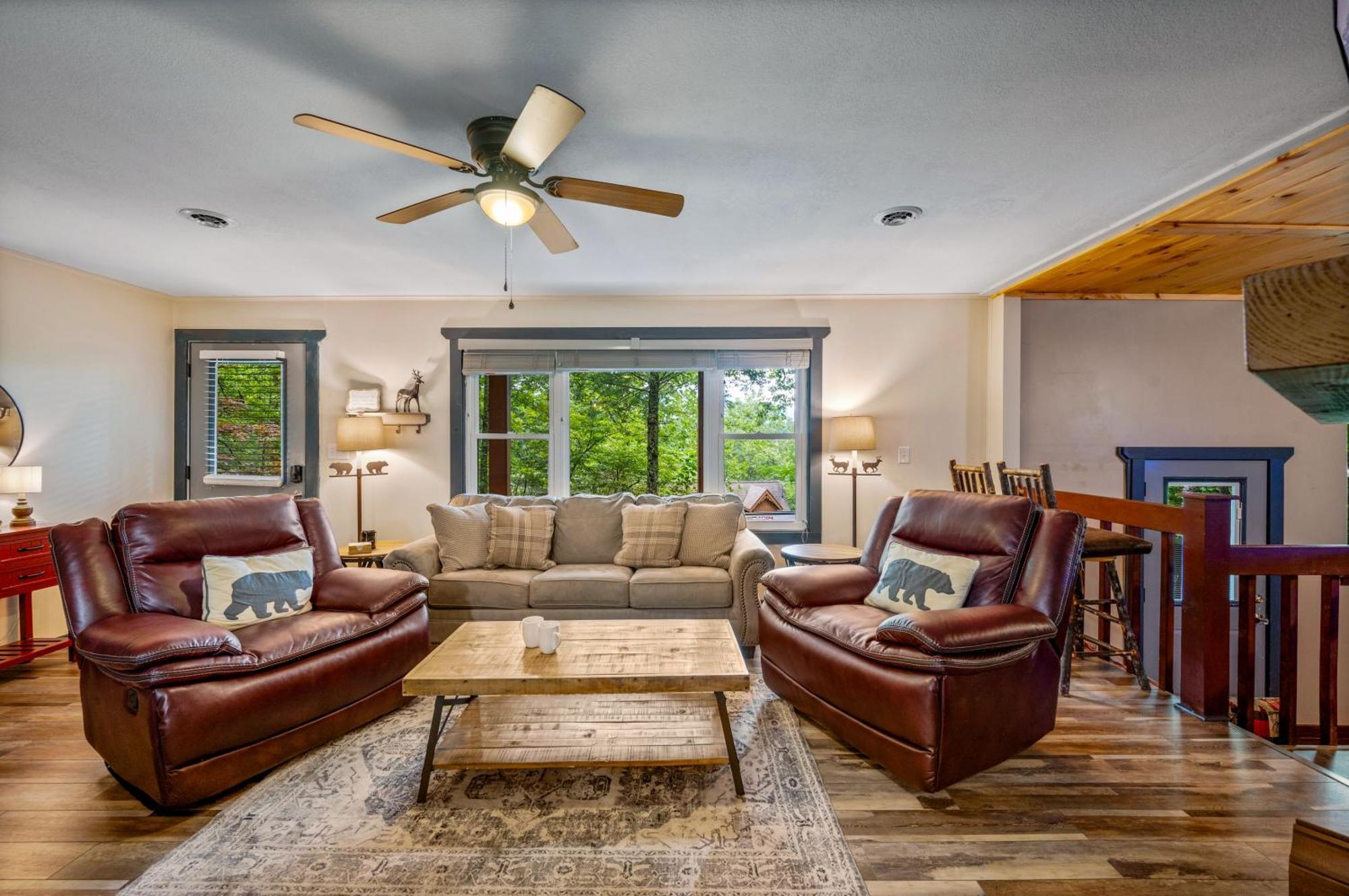 Beautiful Chalet With Fireplace And Large Game Room Gatlinburg Exteriör bild