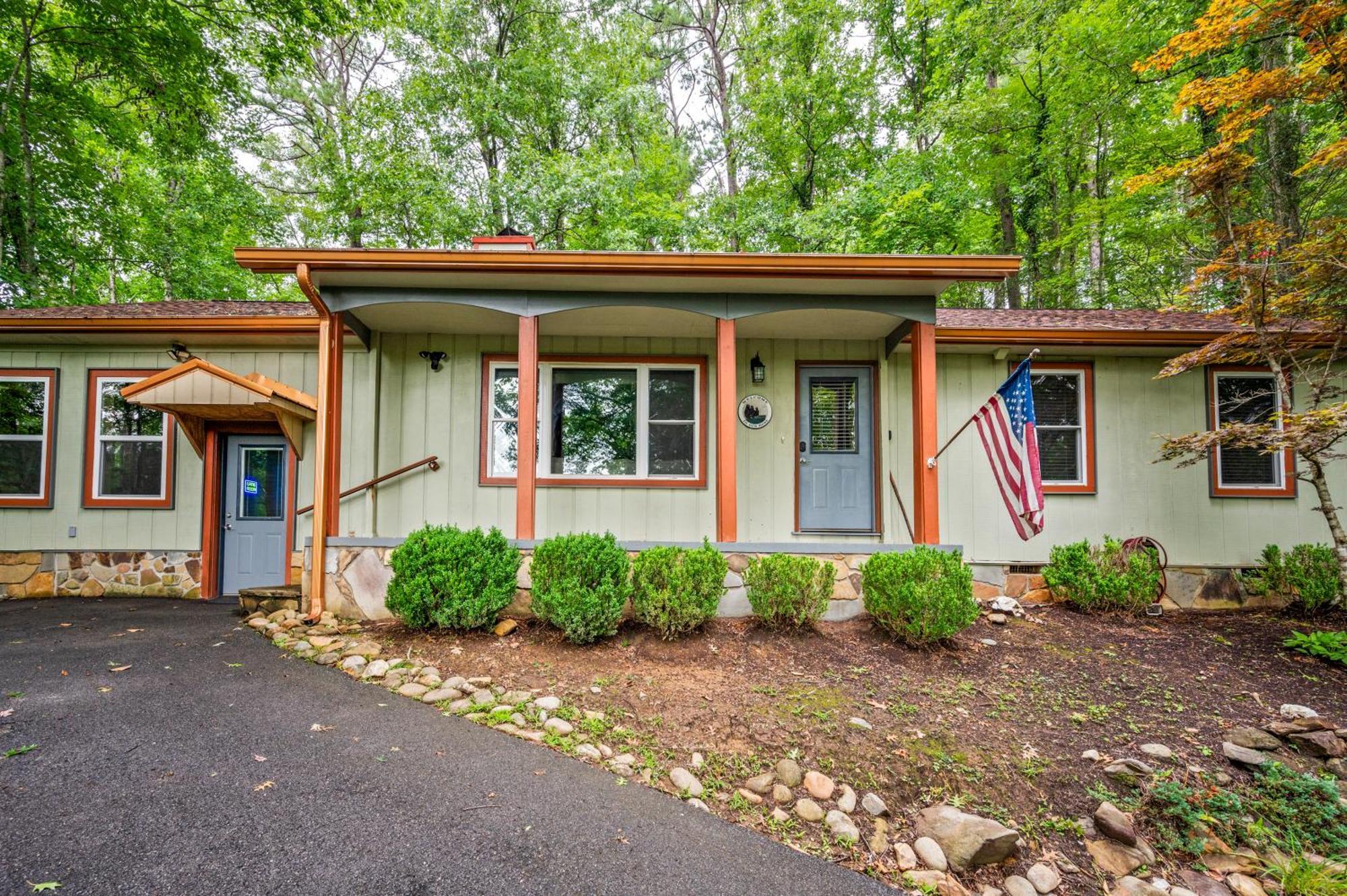 Beautiful Chalet With Fireplace And Large Game Room Gatlinburg Exteriör bild
