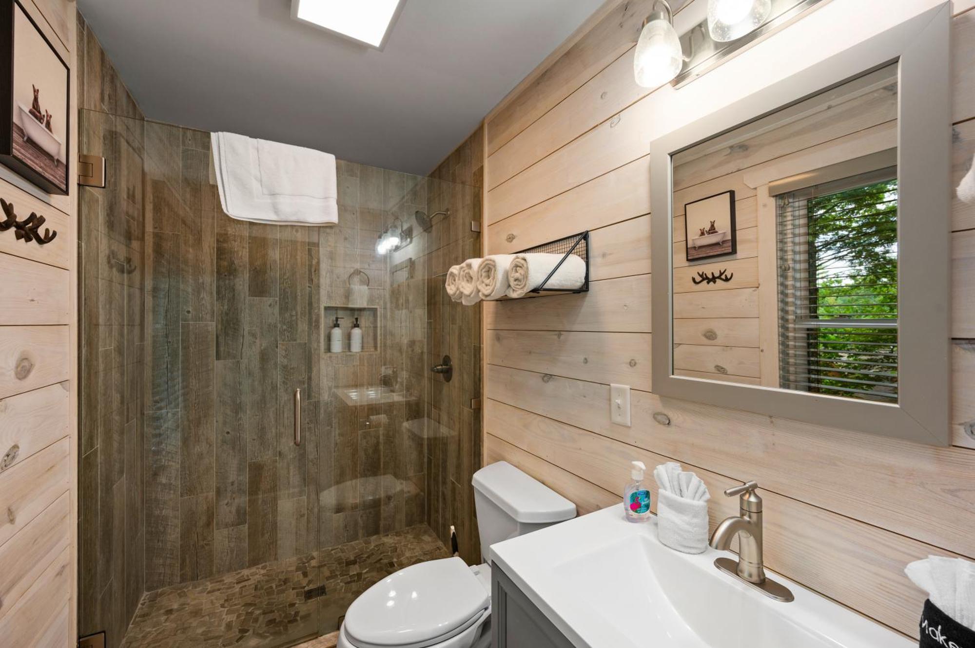 Beautiful Chalet With Fireplace And Large Game Room Gatlinburg Exteriör bild