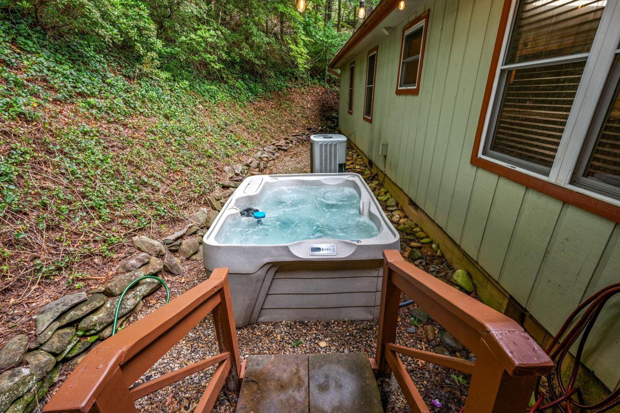 Beautiful Chalet With Fireplace And Large Game Room Gatlinburg Exteriör bild