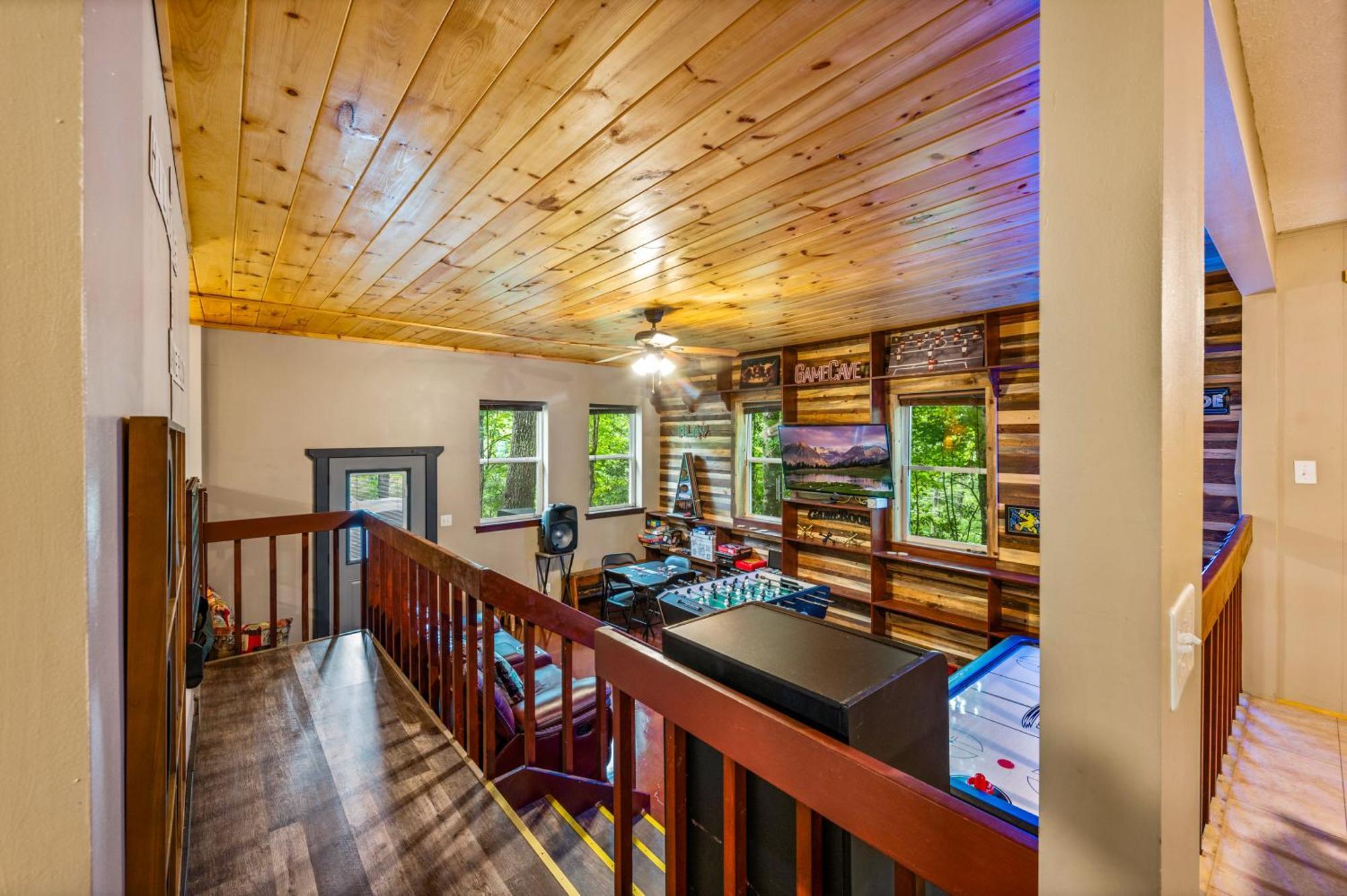 Beautiful Chalet With Fireplace And Large Game Room Gatlinburg Exteriör bild