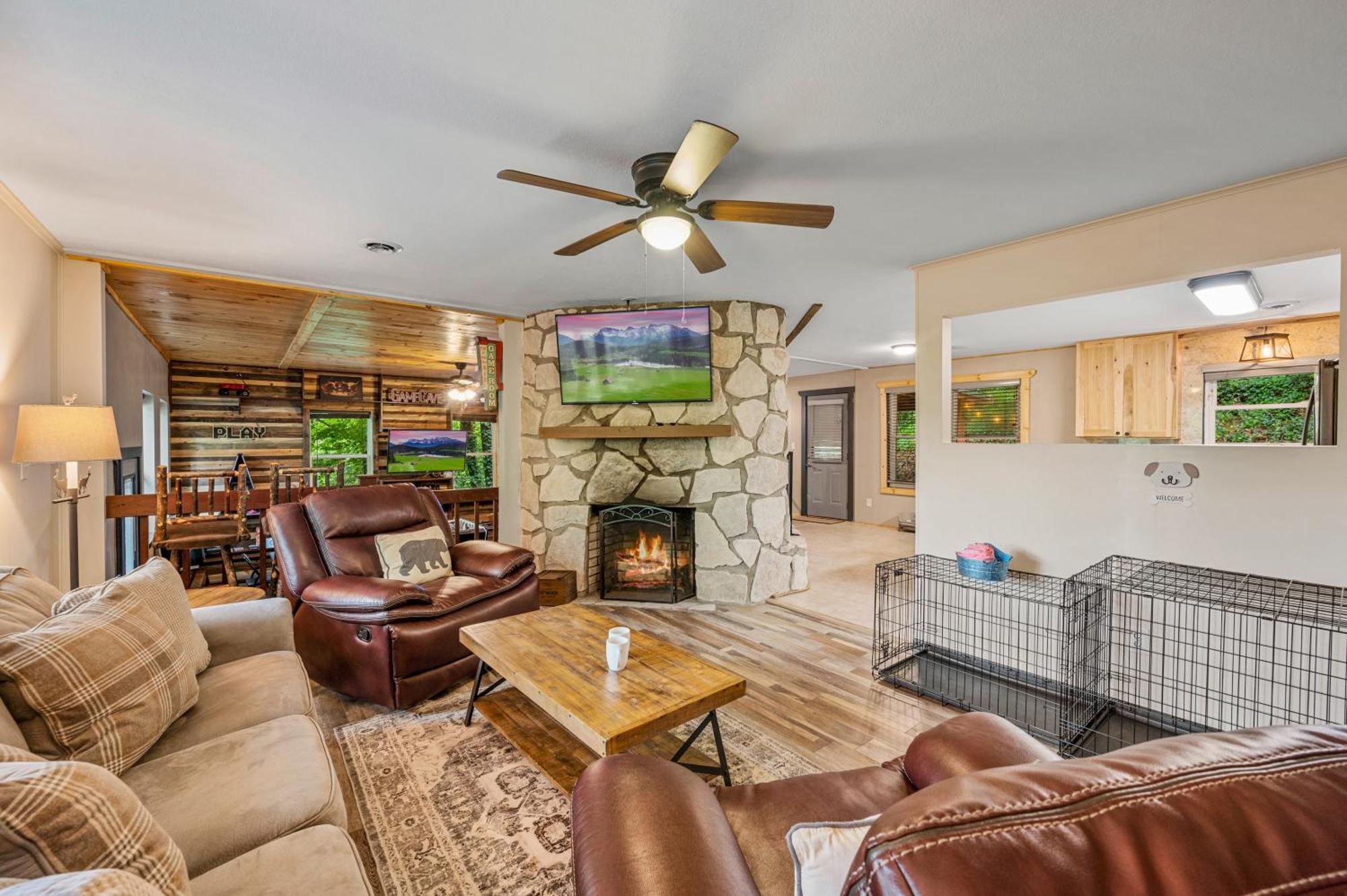 Beautiful Chalet With Fireplace And Large Game Room Gatlinburg Exteriör bild