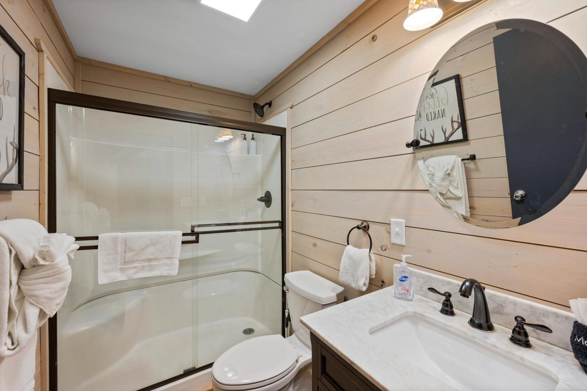 Beautiful Chalet With Fireplace And Large Game Room Gatlinburg Exteriör bild